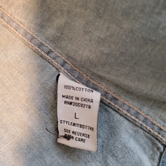 Light Jean women's button down - Picture 3 of 11